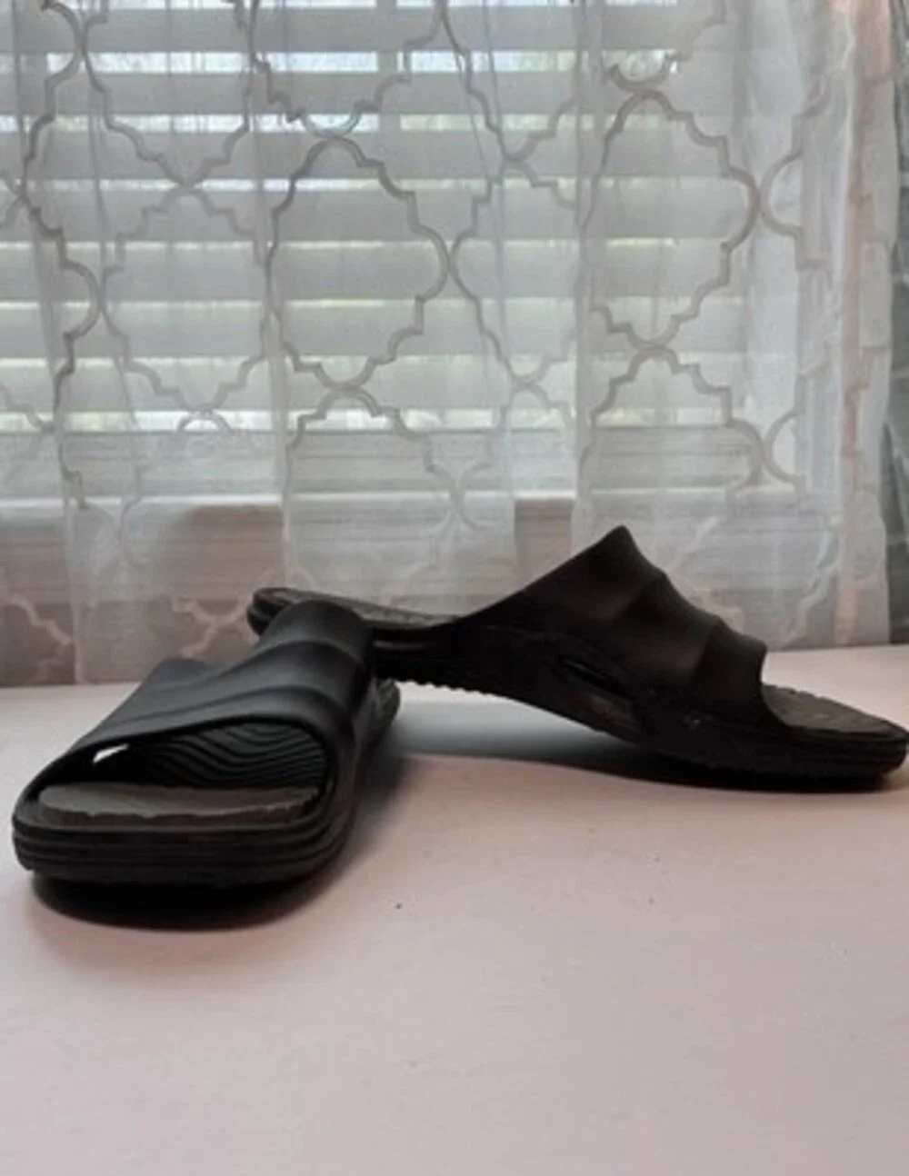 Roxoni Men's Athletic Slip-On Sandals Size 11 Black Excellent Condition